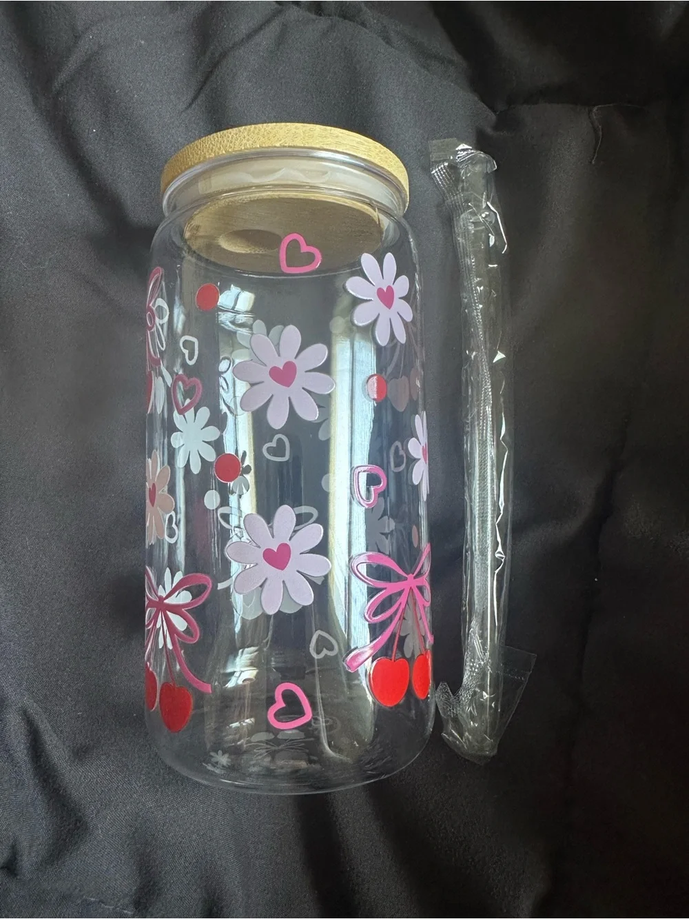Plastic Cups with Pink Bow Design and Bamboo Lid
